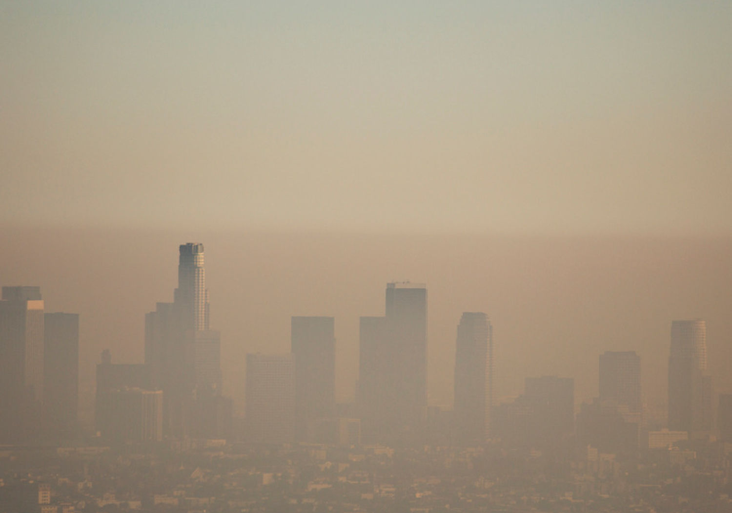 Image of Los Angeles covered in a layer of smog