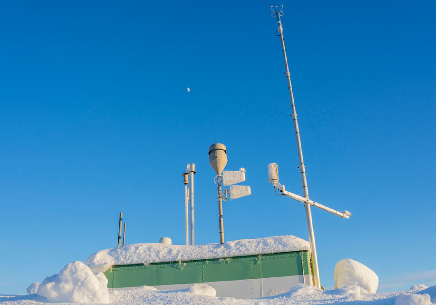 Image showing a Meteorogical station in winter