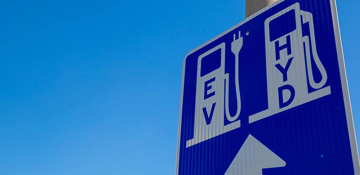 Image showing a sign for an Electric vehicle and hydrogen refueling station