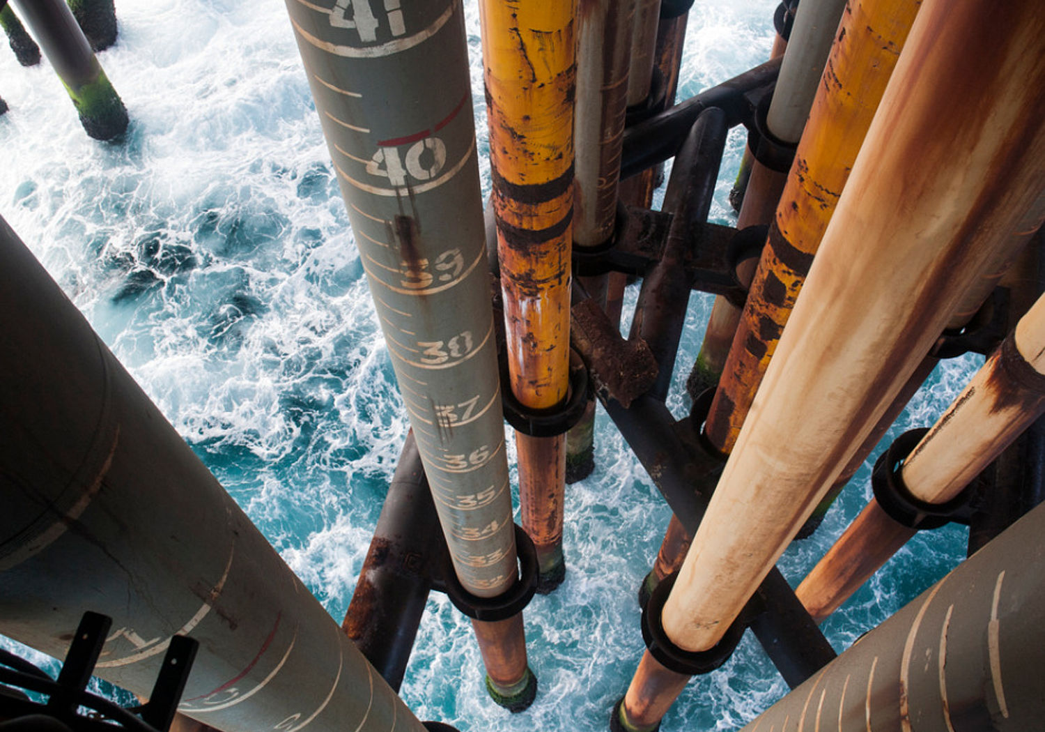 Image showing oilrig drill submerged in the ocean