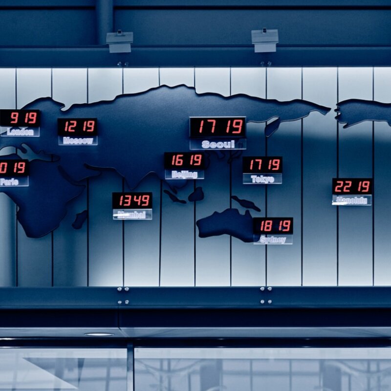 Demonstrating an alternative to satellite-based time and frequency Image showing a map displaying different time zones around the world